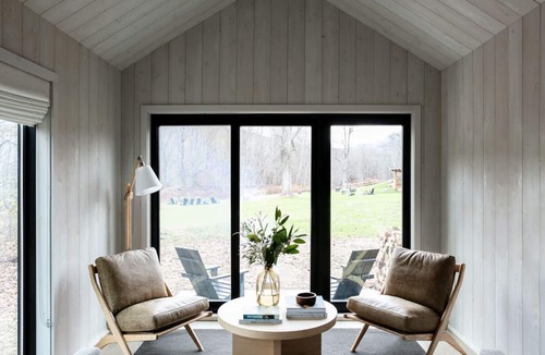Stowe Area Hotel | Tälta Lodge, a Bluebird by Lark | Stuga - King | with Direct River Access