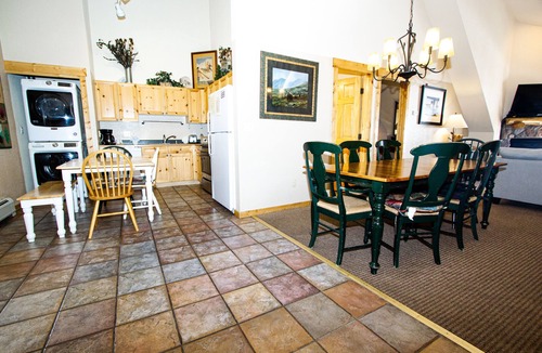 Mountain House Condo | Tenderfoot Lodge by Summit County Mountain Retreats