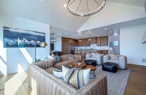 Victor House | Teton Homestead: Modern Comfort in Teton Reserve