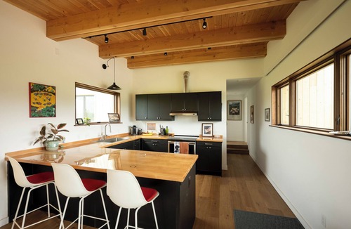 Victor House | Teton Valley Treasure - Beautiful 2 bedroom, quiet and convenient.