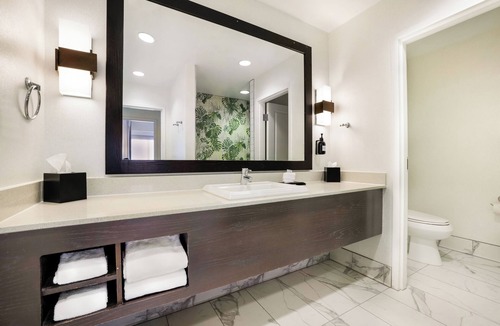 Downtown Historic District Hotel | The Banyan Hotel Fort Myers, Tapestry Collection by Hilton