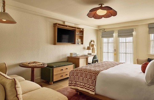 Brant Point Hotel | The Beachside