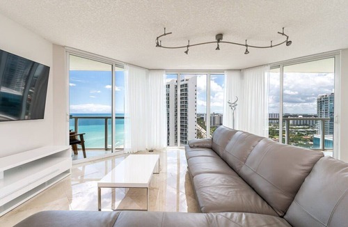 Sunny Isles Beach Condo | The Best Ocean & City Views! Corner Unit - Amazing Amenities with Prime Location