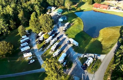 Ashley Oaks House | The Big Red Barn Unit #4-Direct Access-150 yards to G-23