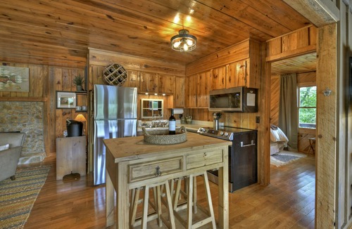 Blue Ridge Cabin | The Blue Canoe | Cozy Lakefront Getaway in Blue Ridge | Rustic and Elegant