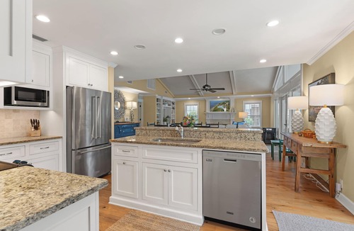 East Beach House | The Blue Door Cottage sleeps 8 and makes for a perfect beach getaway