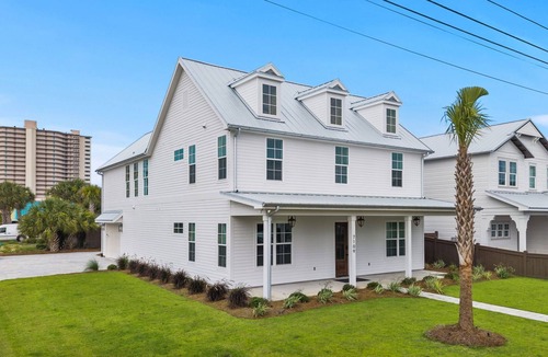 Holiday Beach House | The Caddyshack PCB/4BR w/Private pool, Putting Green, Theater + Full Golf Sim