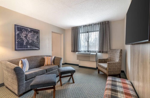 Cohoes Hotel | The Clocktower Hotel Latham - North Albany, an Ascend Collection Hotel