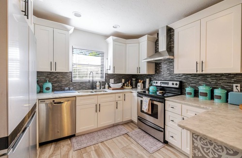 Indian Beach Sapphire Shores House | The Coastal Nest - Spacious and Cozy