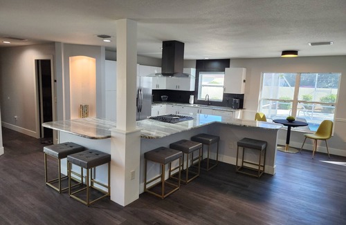 The Villages House | The Coconut Courtayrd-Private Pool& Tiki Hot Tub-Minutes From Fun-Walk 2 Golf