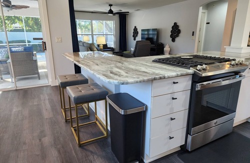 The Villages House | The Coconut Courtayrd-Private Pool& Tiki Hot Tub-Minutes From Fun-Walk 2 Golf
