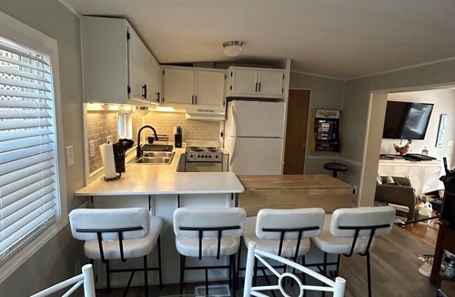 New London House | The Coop at Badin Lake - Golf Cart - Sleeps 8 - Lake View - Kayaks
