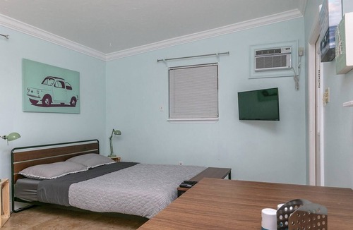 Croissant Park Apartment | The cottage is ideal for businesses, cruise layovers, crew-housing + vacationers