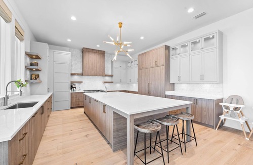Holiday Isle House | The Destin Boathouse|Easy Beach Access|Private Pool on Canal with Dock Access