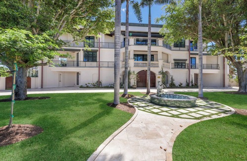 Boca Grande House | The Dorchester - Premium Luxury - 7 Bedroom 9.5 Bath - Pool-Elevator Sleeps 14