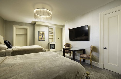 Buffalo Hotel | The Edward Hotel