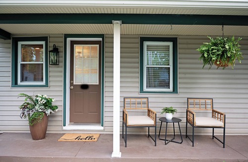 Mount Aetna House | The Fern Cottage [private hot tub + pool]