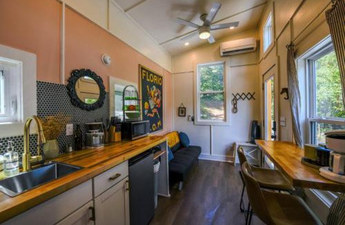Dillsboro Apartment | The Florio - Tiny Home, River, Hiking, and Rafting!
