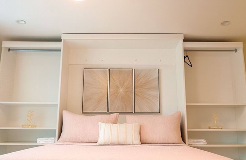 Wilton Manors House | The Gold Room · Garden of Manors · Guesthouse·FL