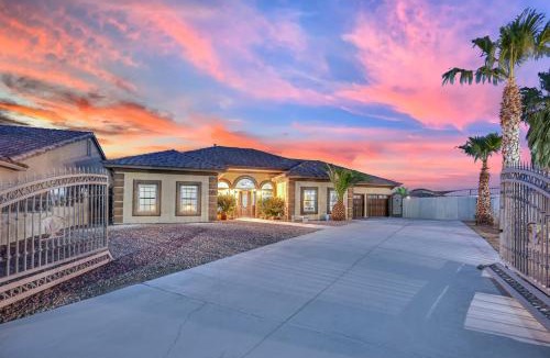 Mission Hills House | The Gold Standard - Luxury for Families & Friends