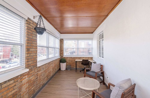 Ludlow Apartment | The Grand Elm Suite 1 – Sleeps 4