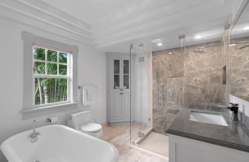 Flamingo Parks House | The Historic Flamingo Falls Estate - Sleeps 10!