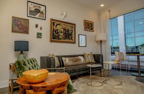 River District Hotel | The Hive 302 King with Balcony