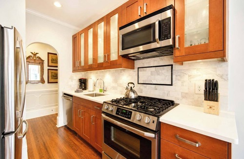 Cherry Condo | The Home Collection: Myers Park 2BR w/Screened Porch