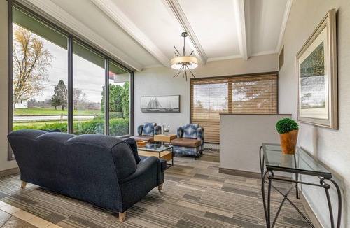 Ogdensburg Hotel | The Inn at Gran View Ogdensburg, an Ascend Collection Hotel