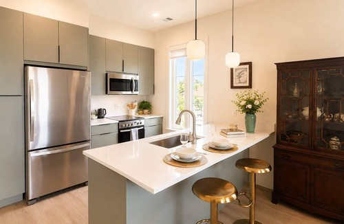 Metropolitan Apartment | The Jardin Marigold Suite | Near Downtown
