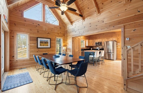 Seneca House | The Keowee Hideaway Lakefront 25 min to Clemson