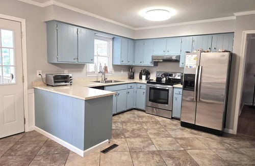 Red Mill Pond House | The Lilly Pad: Big fenced in yard, close to beaches, kayaking and more!