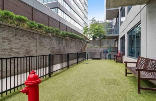Lenox Apartment | The Luxe -Highrise, Balcony, Year-round Pool, City View!