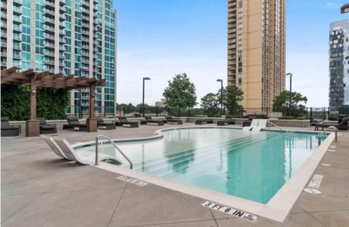 Lenox Apartment | The Luxe -Highrise, Balcony, Year-round Pool, City View!