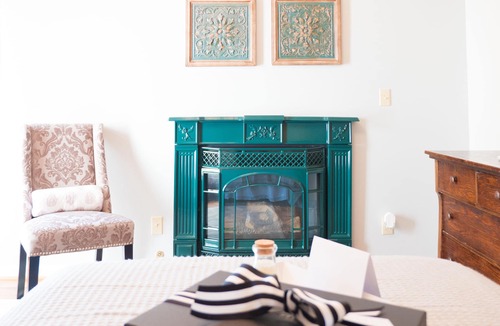 Round Hill Bed & Breakfast | The Manor at Airmont