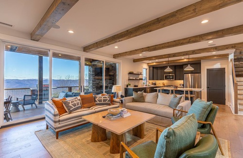 Lenoir House | The Overlook - Hot Tub, Mountain Views, King Suites, Luxury 4BR, hiking trails!
