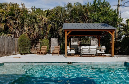 Bellevue Terrace House | THE PALMIERI luxe home with incredible pool area near DT SRQ