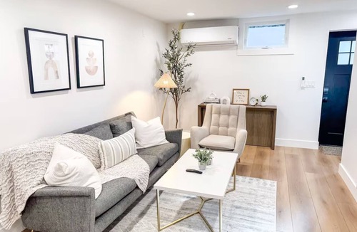 Herndon House | The Parker: Luxury 2 Bed 1 Bath Apartment