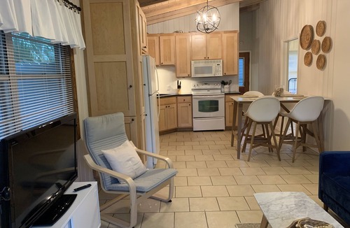 Laguna Beach Estates Cottage | THE PERCH-Beach Cottage- FREE GOLF CART-Just Minutes from the Gulf/BEACH!