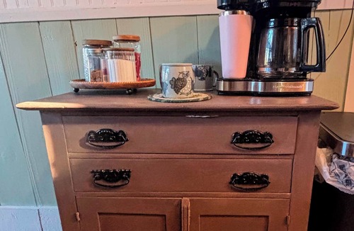 Owls Head Cabin | The perfect family getaway on Mt. View Lake. Pet friendly!