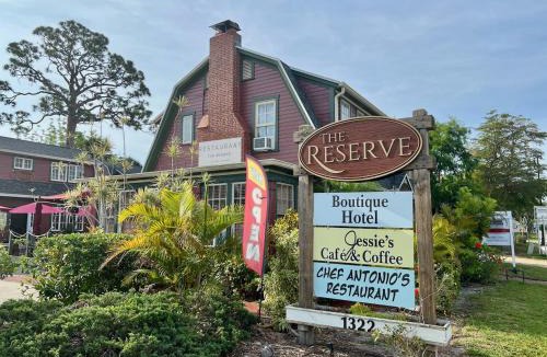 Central Sarasota Hotel | The Reserve Retreat