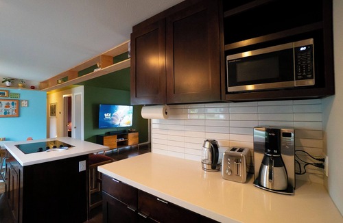 West Lake Stevens House | The Rhody House - A Stylish Seattle Area Getaway Near Lake & Hiking