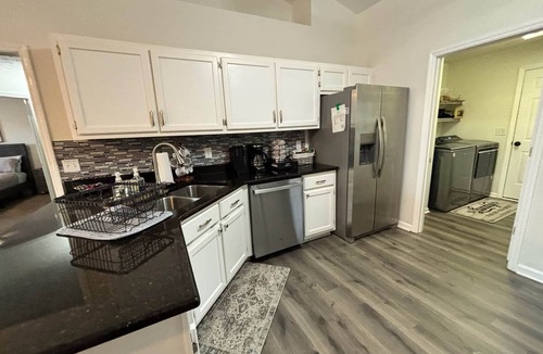 Savannah House | The Robin House, Newly Furnished Lake Retreat Near Tybee Island & Savannah