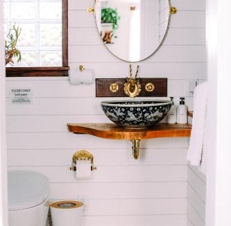 Fairview House | The Rosewood Cottage - Sauna, Soak, and Luxury