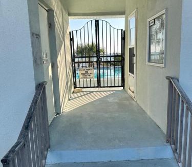 Sunnyside House | The Shores Townhouse 152