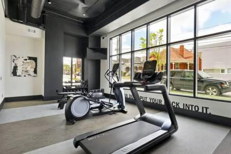 Rolling Mill Hill Apartment | The Sobro Suite - 6 Beds & 6 blocks to Broadway