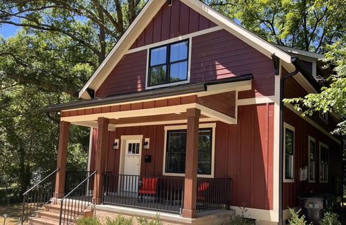 Biddleville House | The Uptown Cottage! 5 min to uptown! INCLUDED BREAKFAST