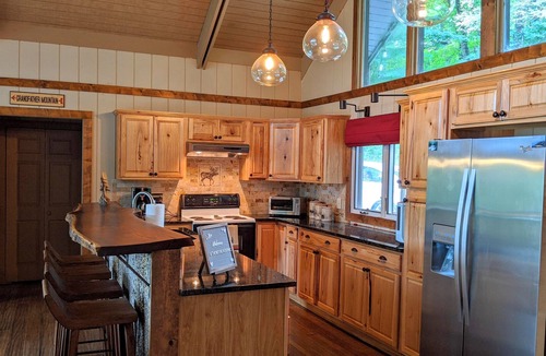 Seven Devils Cabin | THE WEEKENDER: A Boutique Mountain Retreat