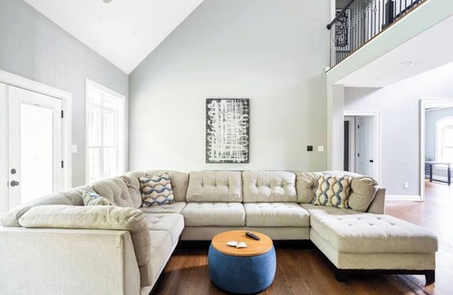 Pike Creek House | Theater, Arcade, Gym + IR Sauna | Luxury Villa