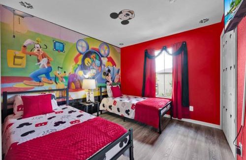 Regal Palms House | Themed Resort Home 15 min drive to Disney